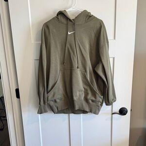 Nike Men's Hoodie in Olive